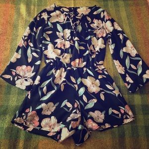 Decree, Medium floral long sleeve ROMPER